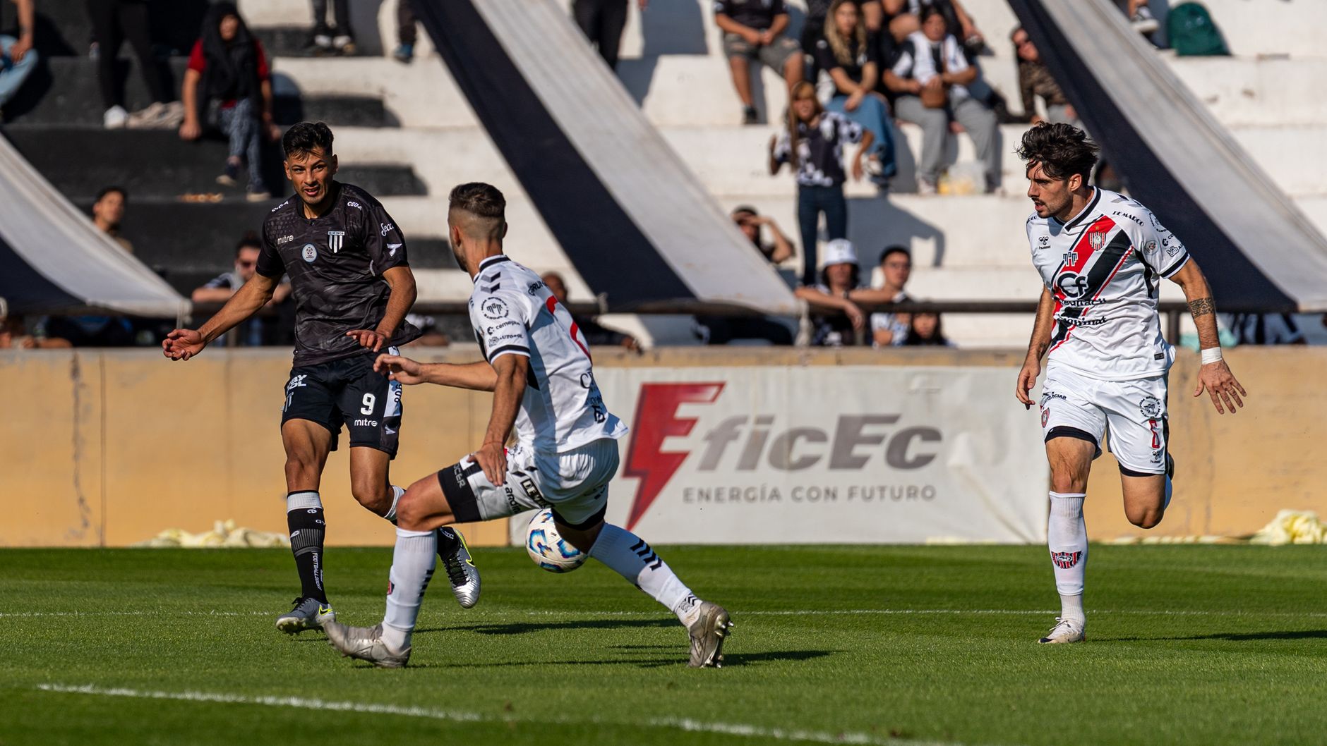 O Tabuleiro Xadrez: Como a Tática do Futebol Mudou nas Últimas Duas Décadas