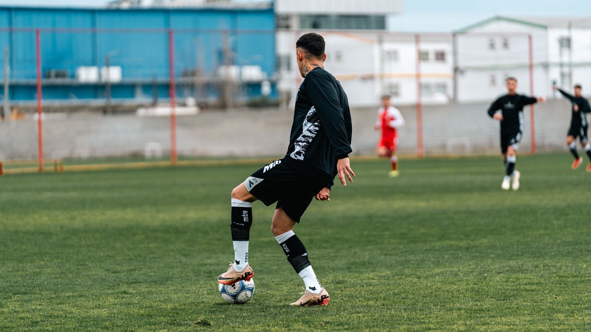 Arsenal Avalia Propostas por Martinelli e Nwaneri em Negociações